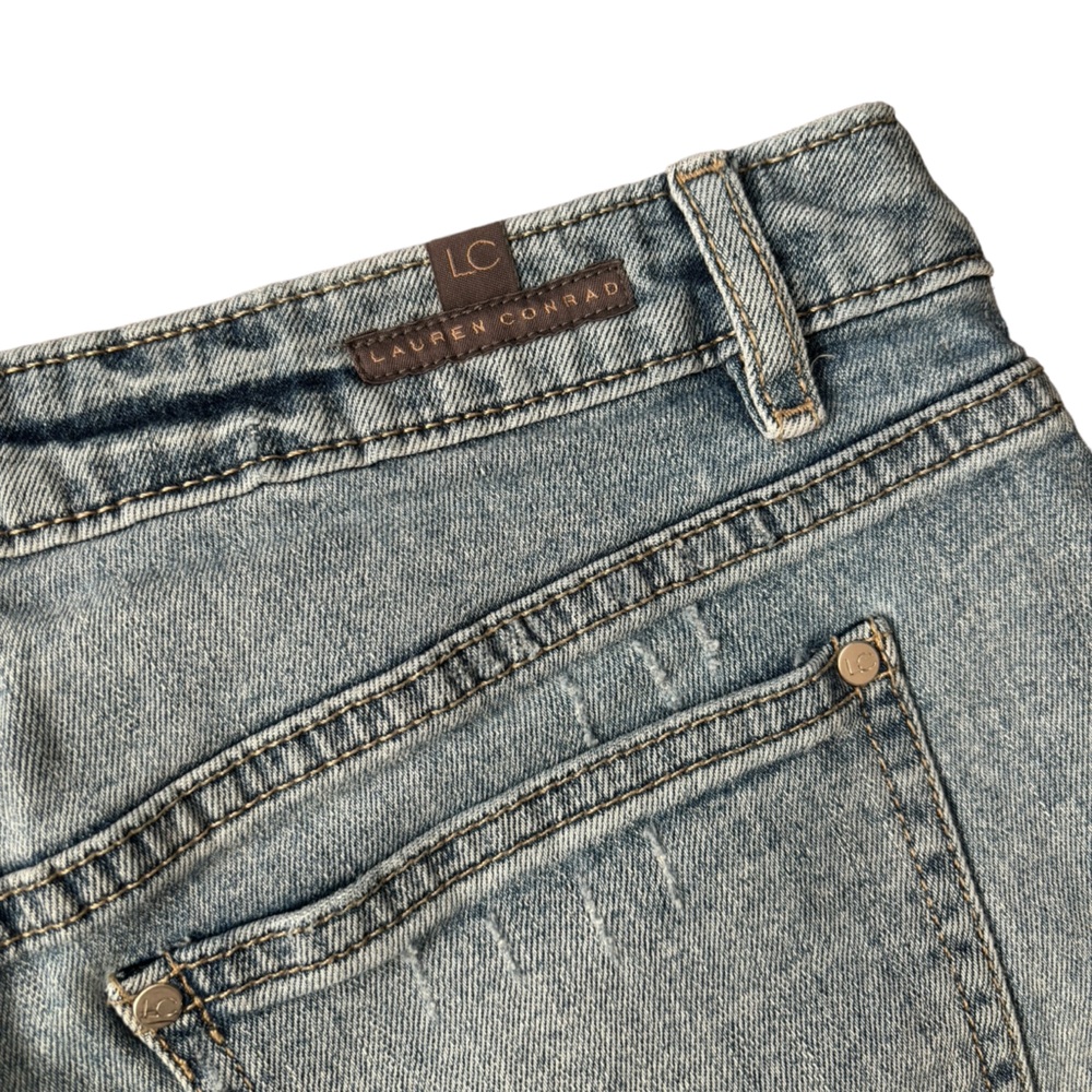 Lauren Conrad Light Wash Distressed Rolled Cuff Jean Shorts 4 - Picture 7 of 13